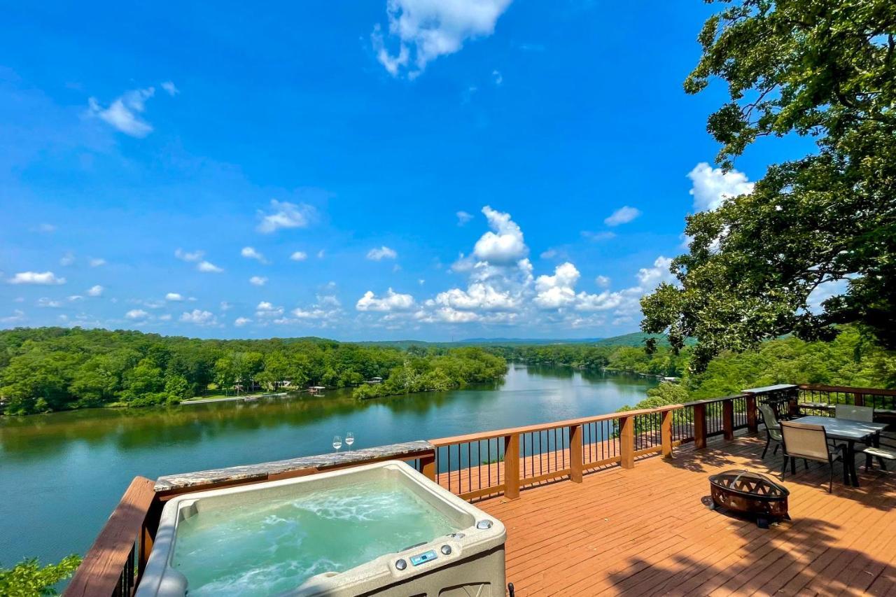 Hot Springs Waterfront Escape With Hot Tub! Villa Екстериор снимка